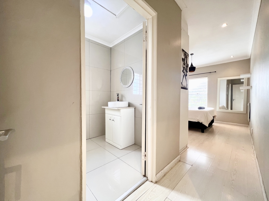 3 Bedroom Property for Sale in Flamingo Vlei Western Cape